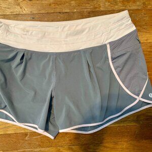 Lululemon Women Run Speed Up Short 2.5" Gray with Pink Blush Size 10